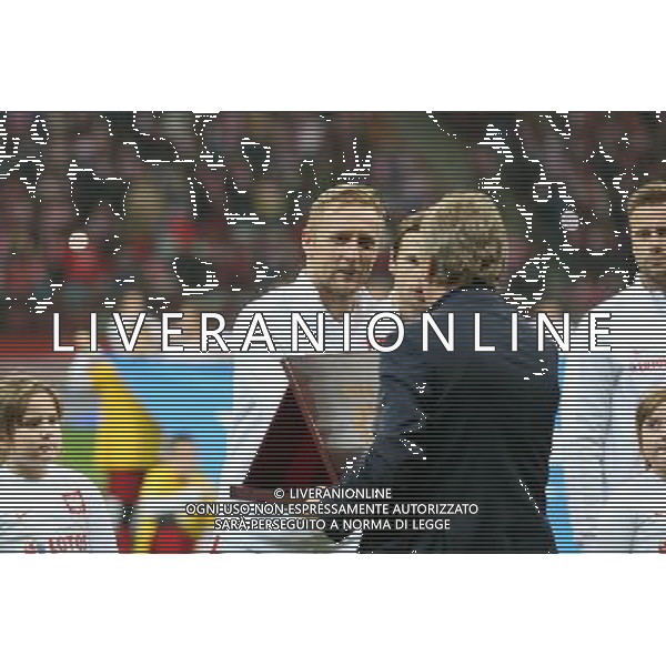 WARSZAWA 10.11.2017 SPORT PILKA NOZNA FOOTBALL MIEDZYNARODOWY MECZ TOWARZYSKI INTERNATIONAL FRIENDLY MATCH POLSKA - URUGWAJ POLAND - URUGUAY NZ. KAMIL GLIK (POL) ZBIGNIEW BONIEK PATERA PODZIEKOWANIE FOT. MICHAL CHWIEDUK / FOKUSMEDIA.COM.PL / NEWSPIX.PL --- Newspix.pl AG ALDO LIVERANI SAS ONLY ITALY *** Local Caption *** www.newspix.pl mail us: info@newspix.pl call us: 0048 022 23 22 222 --- Polish Picture Agency by Ringier Axel Springer Poland