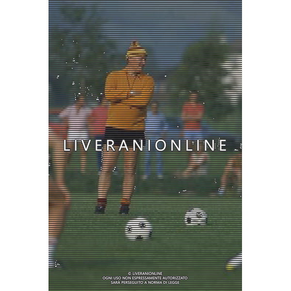 RETROSPETTINA NILS LIEDHOLM ALLENATORE NELLA FOTO NILS LIEDHOLM ALLENATORE ROMA AG ALDO LIVERANI SAS