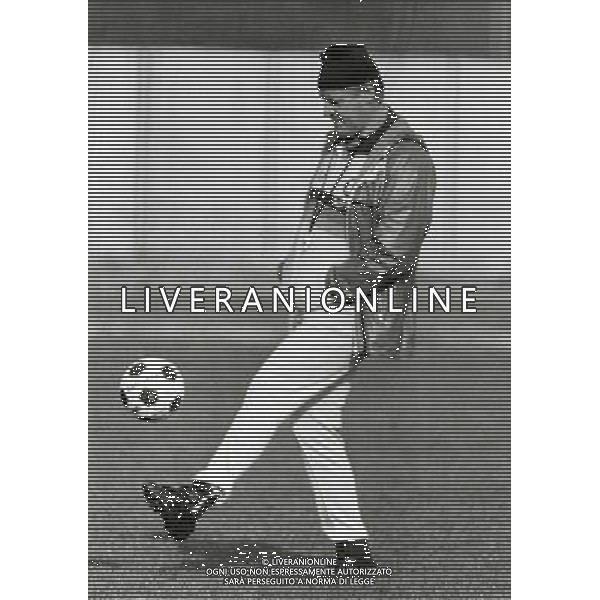 RETROSPETTINA NILS LIEDHOLM ALLENATORE NELLA FOTO NILS LIEDHOLM ALLENATORE ROMA AG ALDO LIVERANI SAS