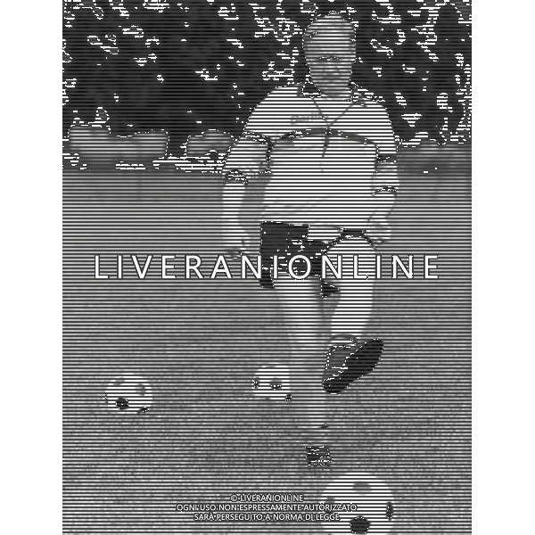 RETROSPETTINA NILS LIEDHOLM ALLENATORE NELLA FOTO NILS LIEDHOLM ALLENATORE ROMA AG ALDO LIVERANI SAS
