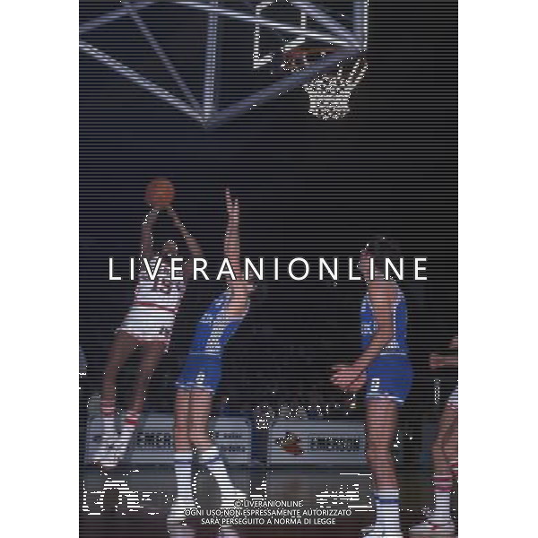 RETROSPETTIVA CHARLES YELVERTON BASKET NELLA FOTO CHARLES YELVERTON EMERSON VARESE AG ALDO LIVERANI SAS