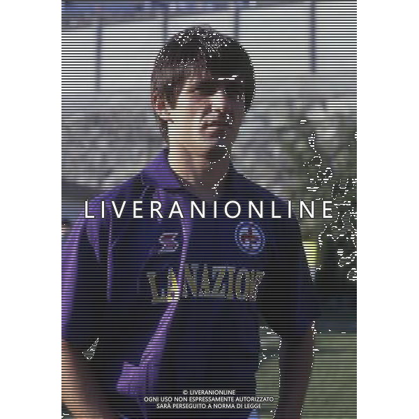 RETROSPETTIVA MARIO LACATUS CALCIATORE NELLA FOTO MARIO LACATUS CON LA MAGLIA DELLA FIORENTINA AG ALDO LIVERANI SAS