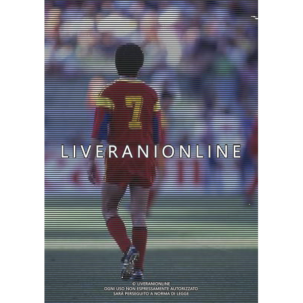 RETROSPETTIVA MARIO LACATUS CALCIATORE NELLA FOTO MARIO LACATUS CON LA MAGLIA DELLA NAZIONALE DELLA ROMANIA AG ALDO LIVERANI SAS