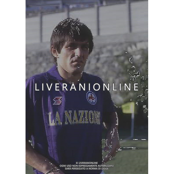 RETROSPETTIVA MARIO LACATUS CALCIATORE NELLA FOTO MARIO LACATUS CON LA MAGLIA DELLA FIORENTINA AG ALDO LIVERANI SAS