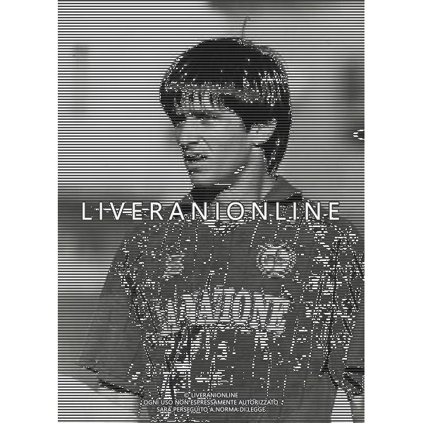 RETROSPETTIVA MARIO LACATUS CALCIATORE NELLA FOTO MARIO LACATUS CON LA MAGLIA DELLA FIORENTINA AG ALDO LIVERANI SAS