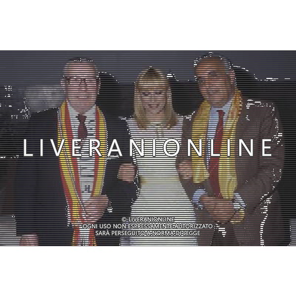 RETROSPETTIVA UGO VETERE POLITICO E SINDACO DI ROMA NELLA FOTO UGO VETERE SINDACO DI ROMA E POLITICO CON RAFFAELLA CARRA\' E IL SINDACO DI LIVERPOOL AG ALDO LIVERANI SAS