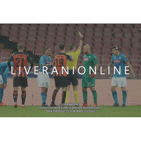 NAPOLI - SHAKHTAR DONETSK CHAMPIONS LEAGUE 21 NOVEMBRE 2017 NELLA FOTO AMMONIZIONE DI PEPE REINA ©MOSCA / AGENZIA ALDO LIVERANI SAS 