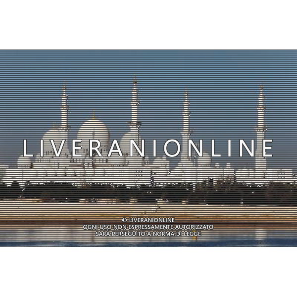 Scenic Abu Dhabi. 23.11.2017. Formula 1 World Championship, Rd 20, Abu Dhabi Grand Prix, Yas Marina Circuit, Abu Dhabi, Preparation Day. / AGENZIA ALDO LIVERANI SAS - ITALY ONLY EDITORIAL USE ONLY - GP F1 Abu Dhabi Emirati Arabi Uniti - Preparation Day - 23/11/2017 