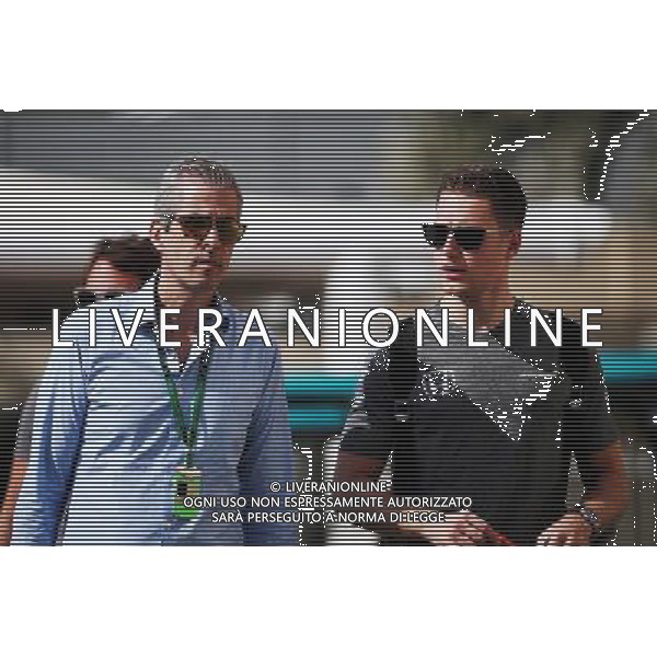 Stoffel Vandoorne (BEL) McLaren (Right) with Alessandro Alunni Bravi (ITA) Driver Manager. 24.11.2017. Formula 1 World Championship, Rd 20, Abu Dhabi Grand Prix, Yas Marina Circuit, Abu Dhabi, Practice Day. / AGENZIA ALDO LIVERANI SAS - ITALY ONLY EDITORIAL USE ONLY - GP F1 Abu Dhabi Emirati Arabi Uniti - Prove Libere - 24/11/2017 