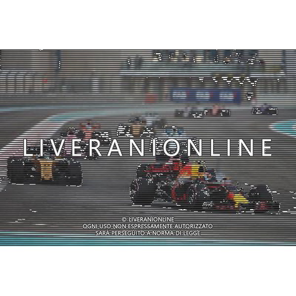 Max Verstappen (NLD) Red Bull Racing RB13. 26.11.2017. Formula 1 World Championship, Rd 20, Abu Dhabi Grand Prix, Yas Marina Circuit, Abu Dhabi, Race Day. AG ALDO LIVERANI SAS ONLY ITALY