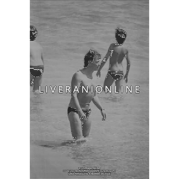 ILARIO CASTAGNER, allenatore del Perugia Calcio - RETROSPETTIVA nella foto in vacanza con la famiglia al mare a Baja Sardinia in Sardegna nel 1978 Â©ARCHIVIO / AGENZIA ALDO LIVERANI SAS 