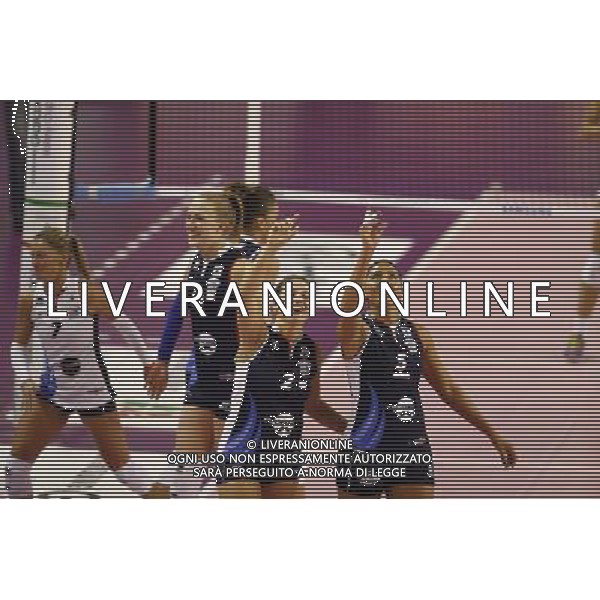 MyCicero volley Pesaro - Il Bisonte Firenze 10/12/2017 nella foto: esultanza cambi Carlotta Nizetich Yamila ©Claudio Zamagni/Agenzia Aldo Liverani 