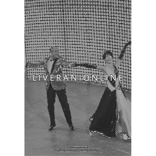 Le Prove e la registrazione della puntata del 12 febbraio 1966 di \' Studio Uno \' programma televisivo di varieta\' per la regia di Antonello Falqui, prodotto dalla Rai e trasmesso sul canale Programma Nazionale - RETROSPETTIVA nella foto il coreografo Hermes Pan con i ballerini del corpo di ballo ©ARCHIVIO / AGENZIA ALDO LIVERANI SAS 