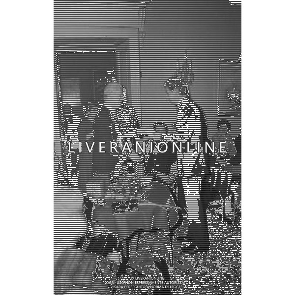 Il presidente dell\'Inter Ivanoe Fraizzoli durante la premiazione dei suoi dipendenti nel 1977-1978 - RETROSPETTIVA Â©ARCHIVIO / AGENZIA ALDO LIVERANI SAS 