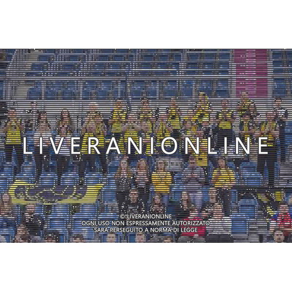 2017.12.16 KRAKOW FIVB KLUBOWE MISTRZOSTWA SWIATA W PILCE SIATKOWEJ MEZCZYZN CUCINE LUBE CIVITANOVA - PGE SKRA BELCHATOW NZ KIBICE SKRA FOT JAKUB GRUCA / FOKUSMEDIA.COM.PL / NEWSPIX.PL --- Newspix.pl *** Local Caption *** www.newspix.pl mail us: info@newspix.pl call us: 0048 022 23 22 222 --- Polish Picture Agency by Ringier Axel Springer Poland / AGENZIA ALDO LIVERANI SAS - ITALY ONLY - EDITORIAL USE ONLY - Lube Civitanova - PGE Skra Belchatow semifinale del Mondiale per Club 2017 di volley maschile a Cracovia 16 dicembre 2017 