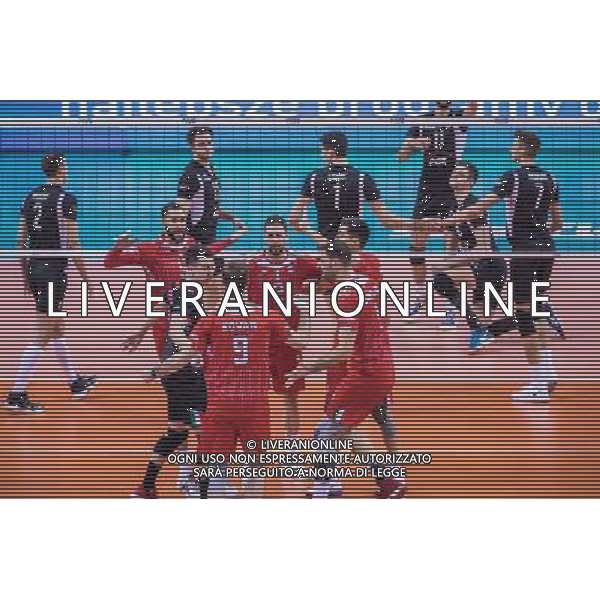 2017.12.16 KRAKOW FIVB KLUBOWE MISTRZOSTWA SWIATA W PILCE SIATKOWEJ MEZCZYZN CUCINE LUBE CIVITANOVA - PGE SKRA BELCHATOW NZ RADOSC CUCINE FOT JAKUB GRUCA / FOKUSMEDIA.COM.PL / NEWSPIX.PL --- Newspix.pl *** Local Caption *** www.newspix.pl mail us: info@newspix.pl call us: 0048 022 23 22 222 --- Polish Picture Agency by Ringier Axel Springer Poland / AGENZIA ALDO LIVERANI SAS - ITALY ONLY - EDITORIAL USE ONLY - Lube Civitanova - PGE Skra Belchatow semifinale del Mondiale per Club 2017 di volley maschile a Cracovia 16 dicembre 2017 