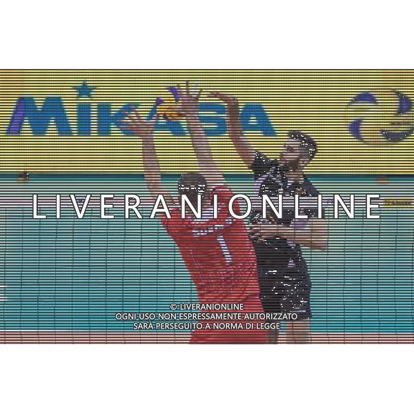 2017.12.16 KRAKOW FIVB KLUBOWE MISTRZOSTWA SWIATA W PILCE SIATKOWEJ MEZCZYZN CUCINE LUBE CIVITANOVA - PGE SKRA BELCHATOW NZ MILAD EBADIPOUR GHARA FOT JAKUB GRUCA / FOKUSMEDIA.COM.PL / NEWSPIX.PL --- Newspix.pl *** Local Caption *** www.newspix.pl mail us: info@newspix.pl call us: 0048 022 23 22 222 --- Polish Picture Agency by Ringier Axel Springer Poland / AGENZIA ALDO LIVERANI SAS - ITALY ONLY - EDITORIAL USE ONLY - Lube Civitanova - PGE Skra Belchatow semifinale del Mondiale per Club 2017 di volley maschile a Cracovia 16 dicembre 2017 