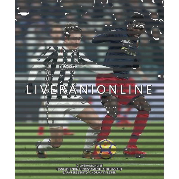 Coppa Italia TIM Cup 2017/2018 Ottavi di Finale Torino - 20.12.2017 Juventus-Genoa Nella Foto: federico bernardeschi e Isaac Cofie /Ph.Vitez-Ag. Aldo Liverani