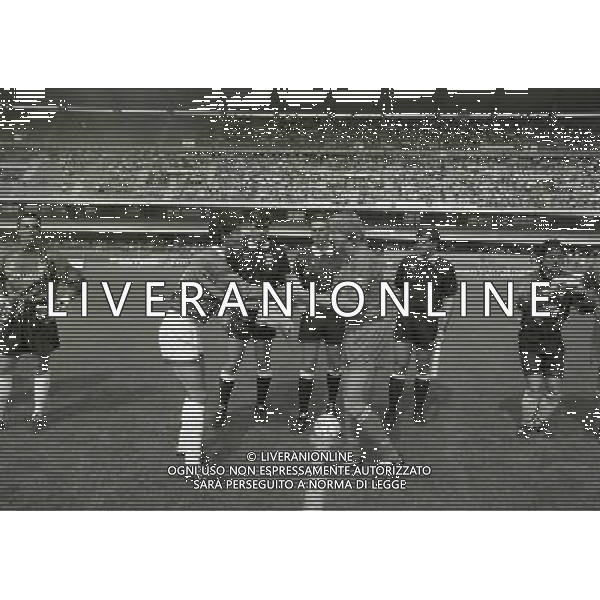 19-06 -1994 VERONA SPAREGGIO FINALE COMO SPAL 2-1 PROMOZIONE DEL COMO IN SERIE B NELLA FOTO I DUE CAPITANI AG ALDO LIVERANI SAS