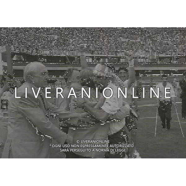19-06 -1994 VERONA SPAREGGIO FINALE COMO SPAL 2-1 PROMOZIONE DEL COMO IN SERIE B NELLA FOTO ESULTANZA GIOCATORI A FINE GARA DEL COMO PER LA PROMOZIONE IN SERIE B AG ALDO LIVERANI SAS