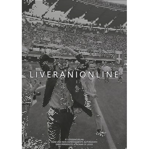19-06 -1994 VERONA SPAREGGIO FINALE COMO SPAL 2-1 PROMOZIONE DEL COMO IN SERIE B NELLA FOTO MARCO TARDELLI ALLENATORE COMO A FINE GARA FESTEGGIA LA PROMOZIONE IN SERIE B AG ALDO LIVERANI SAS