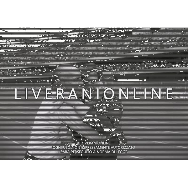 19-06 -1994 VERONA SPAREGGIO FINALE COMO SPAL 2-1 PROMOZIONE DEL COMO IN SERIE B NELLA FOTO MARCO TARDELLI ALLENATORE COMO A FINE GARA FESTEGGIA LA PROMOZIONE IN SERIE B AG ALDO LIVERANI SAS