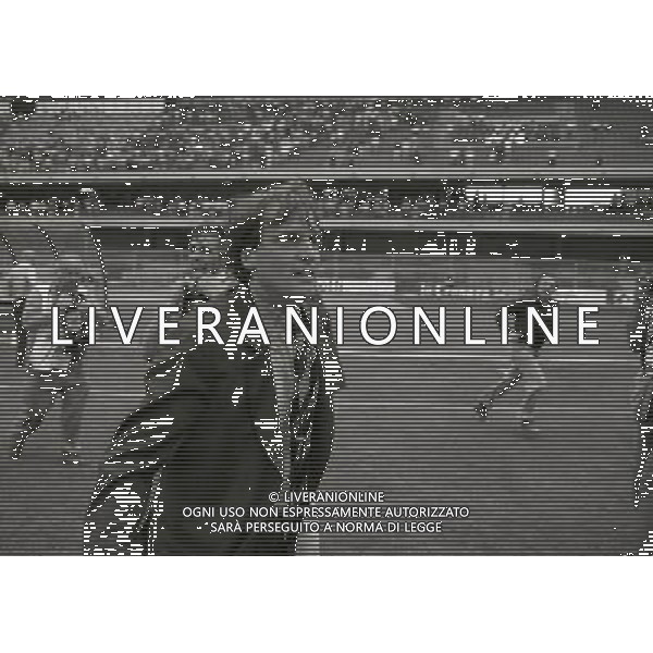 19-06 -1994 VERONA SPAREGGIO FINALE COMO SPAL 2-1 PROMOZIONE DEL COMO IN SERIE B NELLA FOTO MARCO TARDELLI ALLENATORE COMO A FINE GARA FESTEGGIA LA PROMOZIONE IN SERIE B AG ALDO LIVERANI SAS