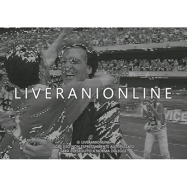 19-06 -1994 VERONA SPAREGGIO FINALE COMO SPAL 2-1 PROMOZIONE DEL COMO IN SERIE B NELLA FOTO MARCO TARDELLI ALLENATORE COMO A FINE GARA FESTEGGIA LA PROMOZIONE IN SERIE B AG ALDO LIVERANI SAS
