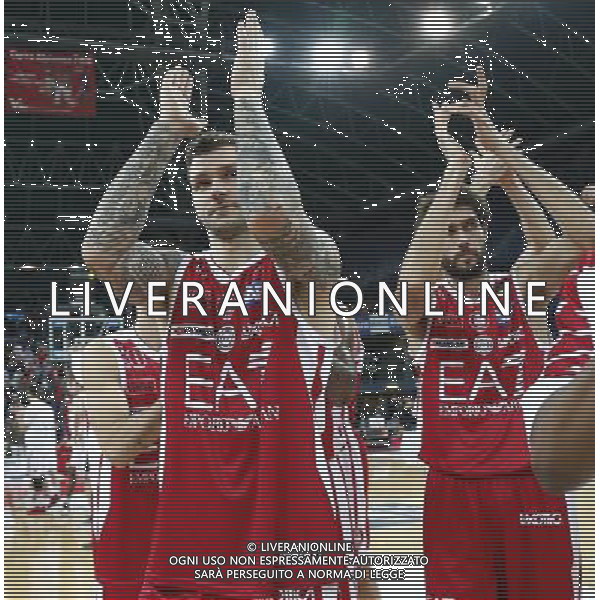 Lega Basket serie A Victoria Libertas Pesaro - EA7 Emporio Armani Milano 02/01/2018 nella foto: esultanza EA7 Emporio Armani Milano ©Claudio Zamagni/Agenzia Aldo Liverani EA7 Emporio Armani Milano celebrates the victory during basketball match between Victoria Libertas Pallacanestro Pesaro and EA7 Emporio Armani Milano at Adriatic Arena in Pesaro on January 02 2018 photo credit Claudio Zamagni/Aldo Liverani Photo Agency 
