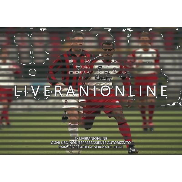 MILANO-28-10-1997 PARTITA AMICHEVOLE PER L\'ADDIO AL CALCIO DI FRANCO BARESI MILAN RESTO DEL MONDO NELLA FOTO ROMARIO AG ALDO LIVERANI SAS