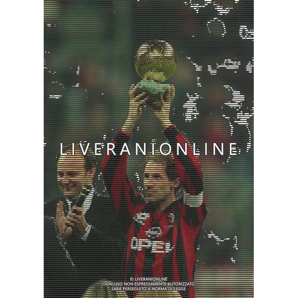 MILANO-28-10-1997 PARTITA AMICHEVOLE PER L\'ADDIO AL CALCIO DI FRANCO BARESI MILAN RESTO DEL MONDO NELLA FOTO FRANCO BARESI AG ALDO LIVERANI SAS