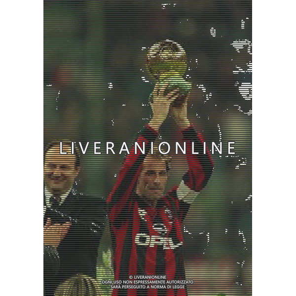 MILANO-28-10-1997 PARTITA AMICHEVOLE PER L\'ADDIO AL CALCIO DI FRANCO BARESI MILAN RESTO DEL MONDO NELLA FOTO FRANCO BARESI AG ALDO LIVERANI SAS