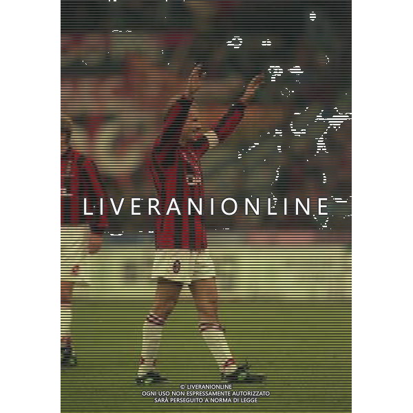 MILANO-28-10-1997 PARTITA AMICHEVOLE PER L\'ADDIO AL CALCIO DI FRANCO BARESI MILAN RESTO DEL MONDO NELLA FOTO FRANCO BARESI AG ALDO LIVERANI SAS
