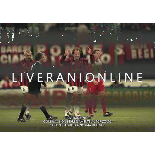 MILANO-28-10-1997 PARTITA AMICHEVOLE PER L\'ADDIO AL CALCIO DI FRANCO BARESI MILAN RESTO DEL MONDO NELLA FOTO FRANCO BARESI AG ALDO LIVERANI SAS