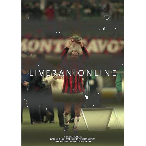 MILANO-28-10-1997 PARTITA AMICHEVOLE PER L\'ADDIO AL CALCIO DI FRANCO BARESI MILAN RESTO DEL MONDO NELLA FOTO FRANCO BARESI AG ALDO LIVERANI SAS