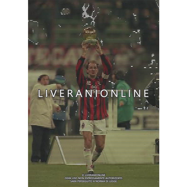MILANO-28-10-1997 PARTITA AMICHEVOLE PER L\'ADDIO AL CALCIO DI FRANCO BARESI MILAN RESTO DEL MONDO NELLA FOTO FRANCO BARESI AG ALDO LIVERANI SAS