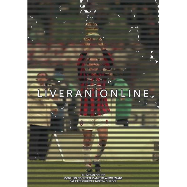 MILANO-28-10-1997 PARTITA AMICHEVOLE PER L\'ADDIO AL CALCIO DI FRANCO BARESI MILAN RESTO DEL MONDO NELLA FOTO FRANCO BARESI AG ALDO LIVERANI SAS