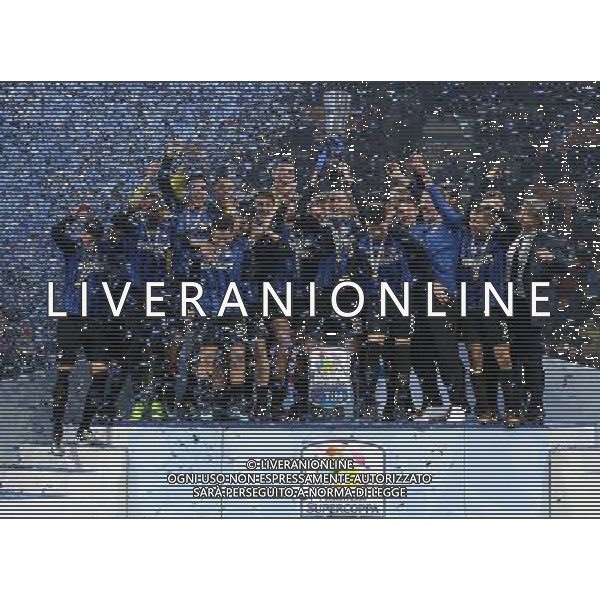 Supercoppa Primavera TIM 2017 Milano - 07.01.2018 Inter-Roma Nella Foto:manuel lombardoni alza la supercoppa - esultanza e festeggiamenti a fine gara dei giocatori inter vincitori /Ph.Vitez-Ag. Aldo Liverani