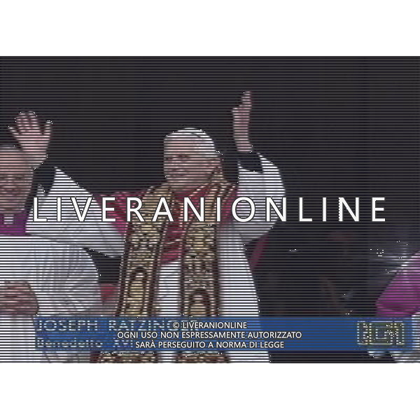 Roma 19/04/2005 Citta\' Del vaticano Eletto il Nuovo papa Joseph Ratzinger Benedetto XVI ag.aldo liverani- Citare La Fonte televisiva