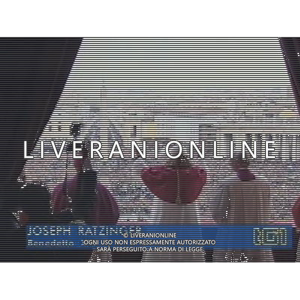 Roma 19/04/2005 Citta\' Del vaticano Eletto il Nuovo papa Joseph Ratzinger Benedetto XVI ag.aldo liverani- Citare La Fonte televisiva