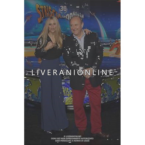 Cologno Monzese ( MI ) 08/01/2018 Mediaset - Photocall Striscia la Notizia Nella foto: Michelle Hunziker e Gerry Scotti PH Lauro Montagnini AG ALDO LIVERANI SAS