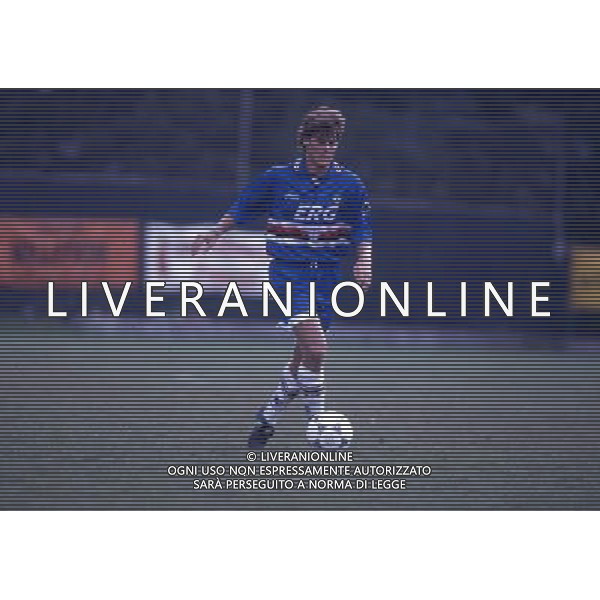 RETROSPETTIVA MICHELE SERENA CALCIATORE NELLA FOTO MICHELE SERENA CON LA MAGLIA DELLA SAMPDORIA AG ALDO LIVERANI SAS
