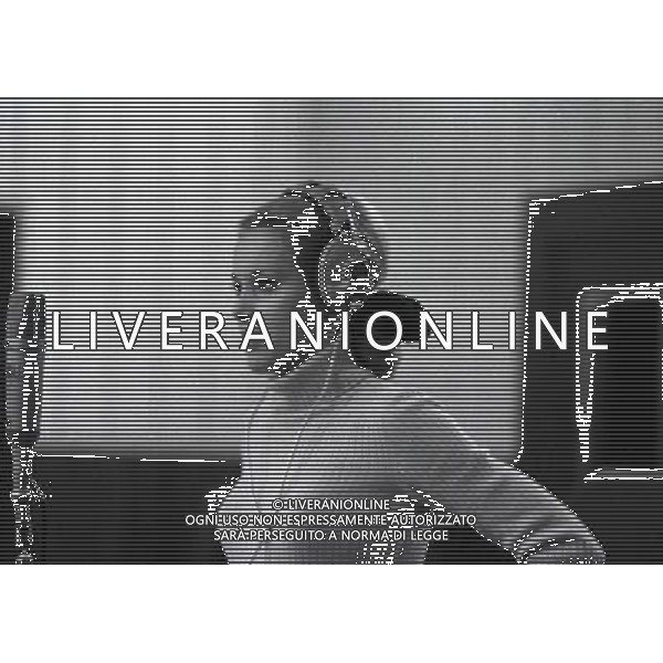 1967 MILANO LE GEMELLE KESSLER IN SALA DI REGISTRAZIONE AG ALDO LIVERANI SAS