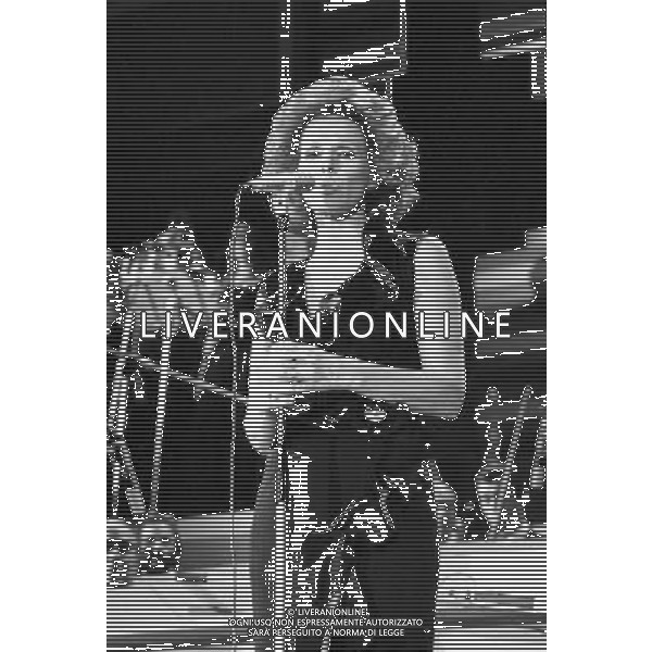 ORNELLA VANONI, cantante e attrice italiana a Venezia nel 1973 - RETROSPETTIVA Â©ARCHIVIO / AGENZIA ALDO LIVERANI SAS 