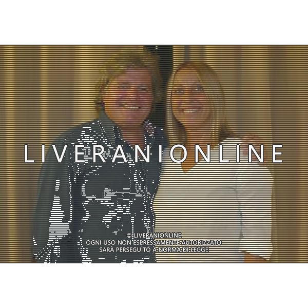 MILANO 8/9/2004 TEATRO SAN BABILA PRESENTAZIONE ALLA STAMPA DELLA STAGIONE TEATRALE 2004/2005 NELLA FOTO MAURO DI FRANCESCO CON LA MOGLIE ANTONELLA FOTO MARIO ROMANO/AG ALDO LIVERANI