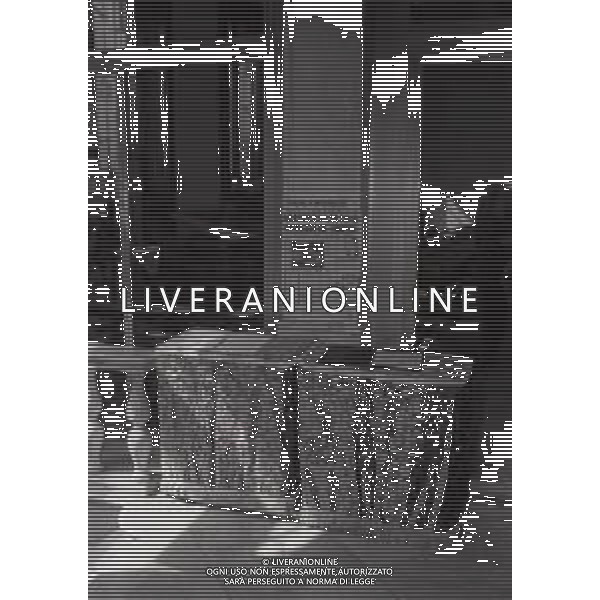 1980 SEDE DEL CORRIERE DELLA SERA IN VIA SOLFERINO 28 MILANO IN LUTTO PER L\'OMICIDIO DEL GIORNALISTA WALTER TOBAGI AG ALDO LIVERANI SAS