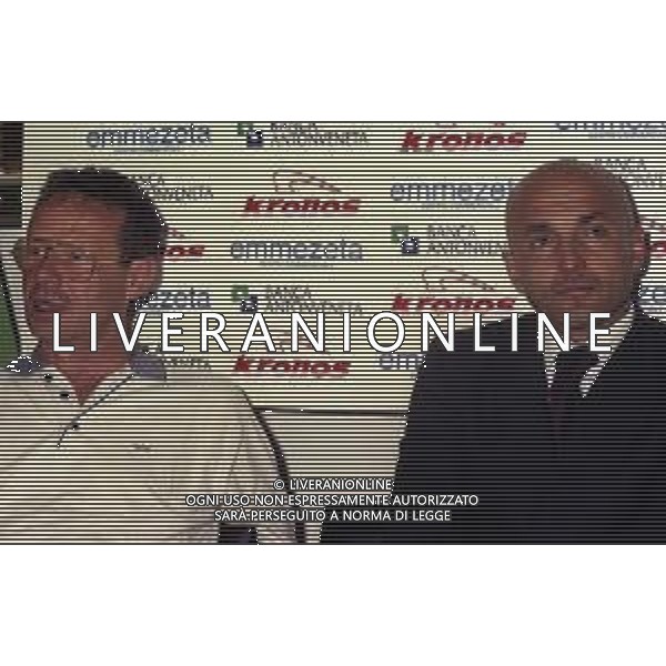 1999 VENEZIA PRESENTAZIONE DEL NUOVO ALLENATORE DEL VENEZIA CALCIO LUCIANO SPALLETTI NELLA FOTO LUCIANO SPALLETTI CON IL PRESIDDENTE DEL VENEZIA MAURIZIO ZAMPARINI AG ALDO LIVERANI SAS
