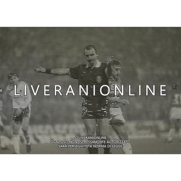 06-10-1988 COPPA DELLE COPPE SAMPDORIA NORRKOPPING 2-0 NELLA FOTO ARBITRO GUNN AG ALDO LIVERANI SAS