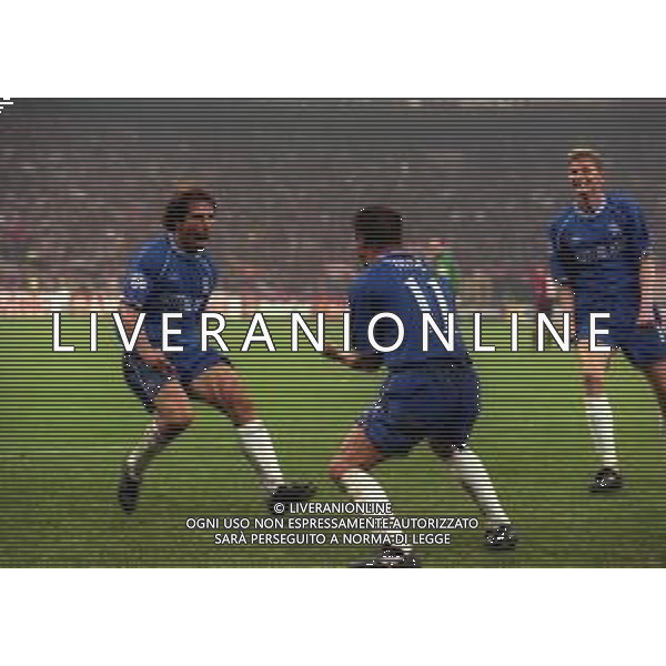 26-10-1999 MILANO- STADIO GIUSEPPE MEAZZA CHAMPIONS LEAGUE MILAN CHELSEA 1-1 NELLA FOTO ESULTANZA GIOCATORI CHELSEA AG ALDO LIVERANI SAS