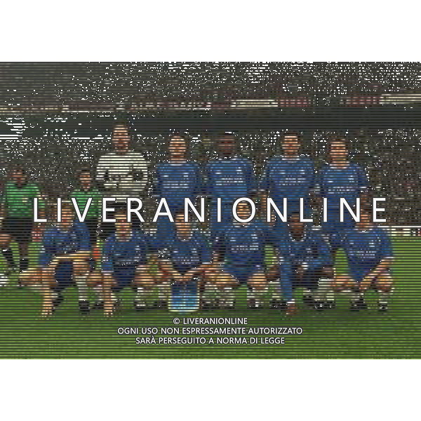 26-10-1999 MILANO- STADIO GIUSEPPE MEAZZA CHAMPIONS LEAGUE MILAN CHELSEA 1-1 NELLA FOTO FORMAZIONE CHELSEA DA SIN IN PIEDI DE GOEY ED-FRANK LEBOUF-MARCEL DESSAILLY-POYET GUSTAVO-DAN PETRESCU SED SIN TORE FLO ANDRE-DIDER DESCHAMPS-DENNIS WISE-ALBERT FERRER-BABAYARO CELESTINE-GIANFRANCO ZOLA AG ALDO LIVERANI SAS